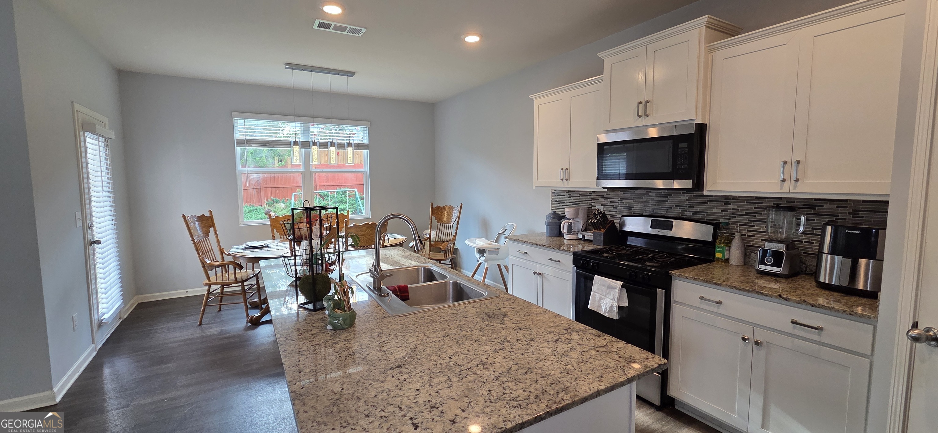 5551 Foxglove Way Property Photo 10