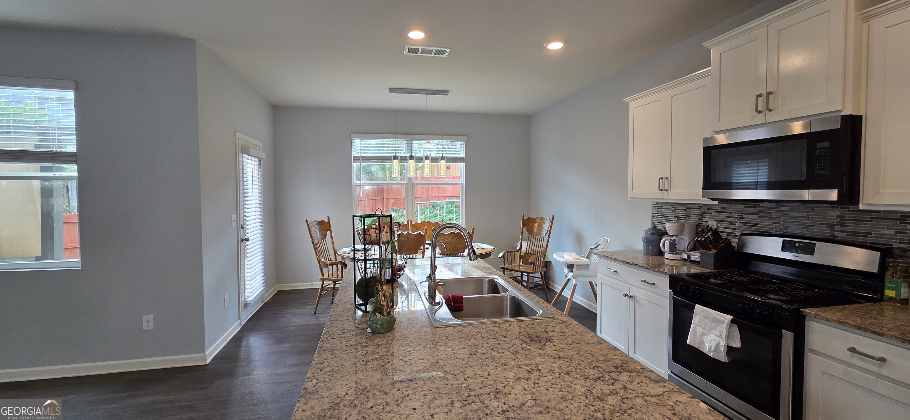 5551 Foxglove Way Property Photo 11