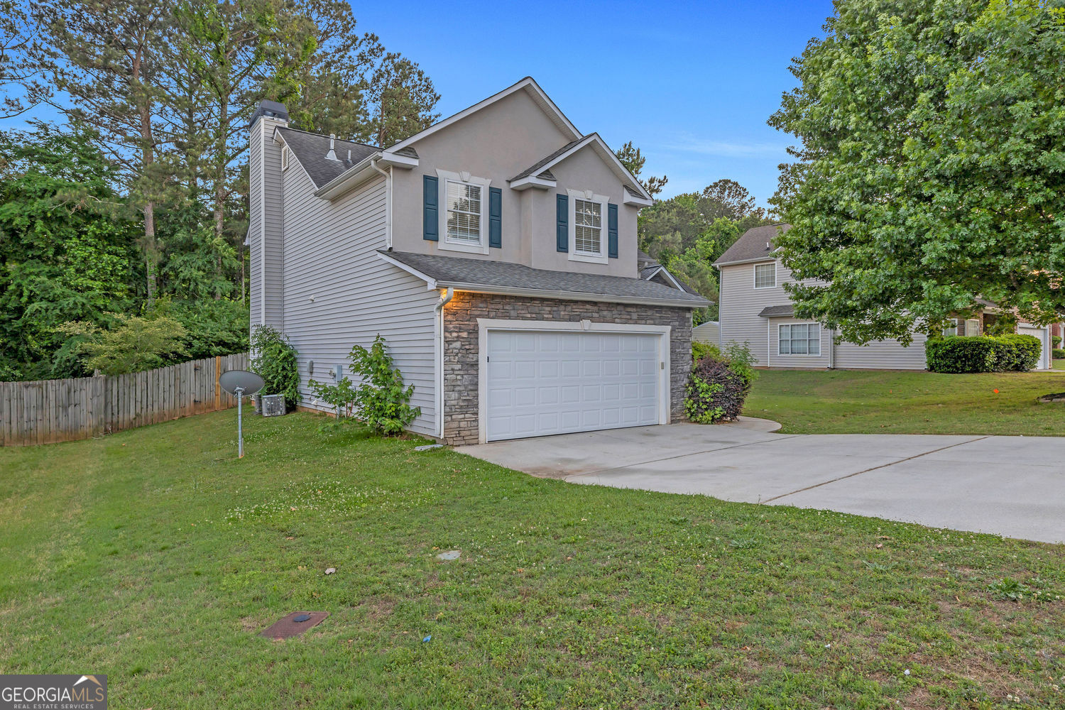 261 Sunderland Way Property Photo 2