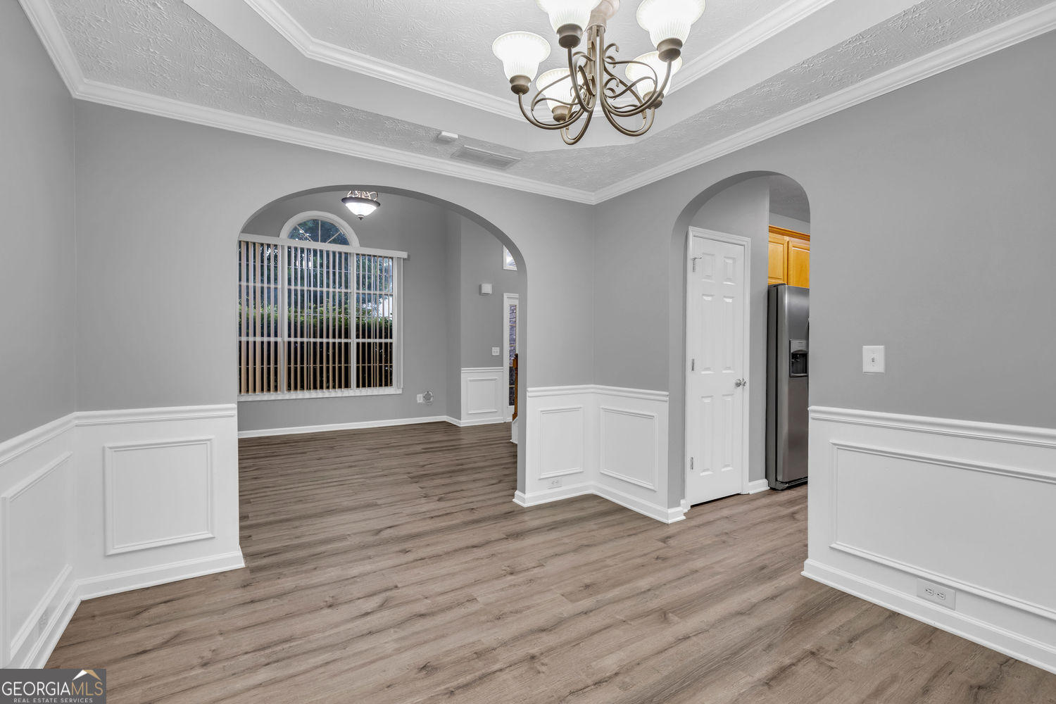 261 Sunderland Way Property Photo 8