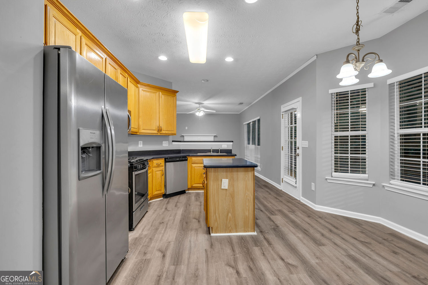 261 Sunderland Way Property Photo 9