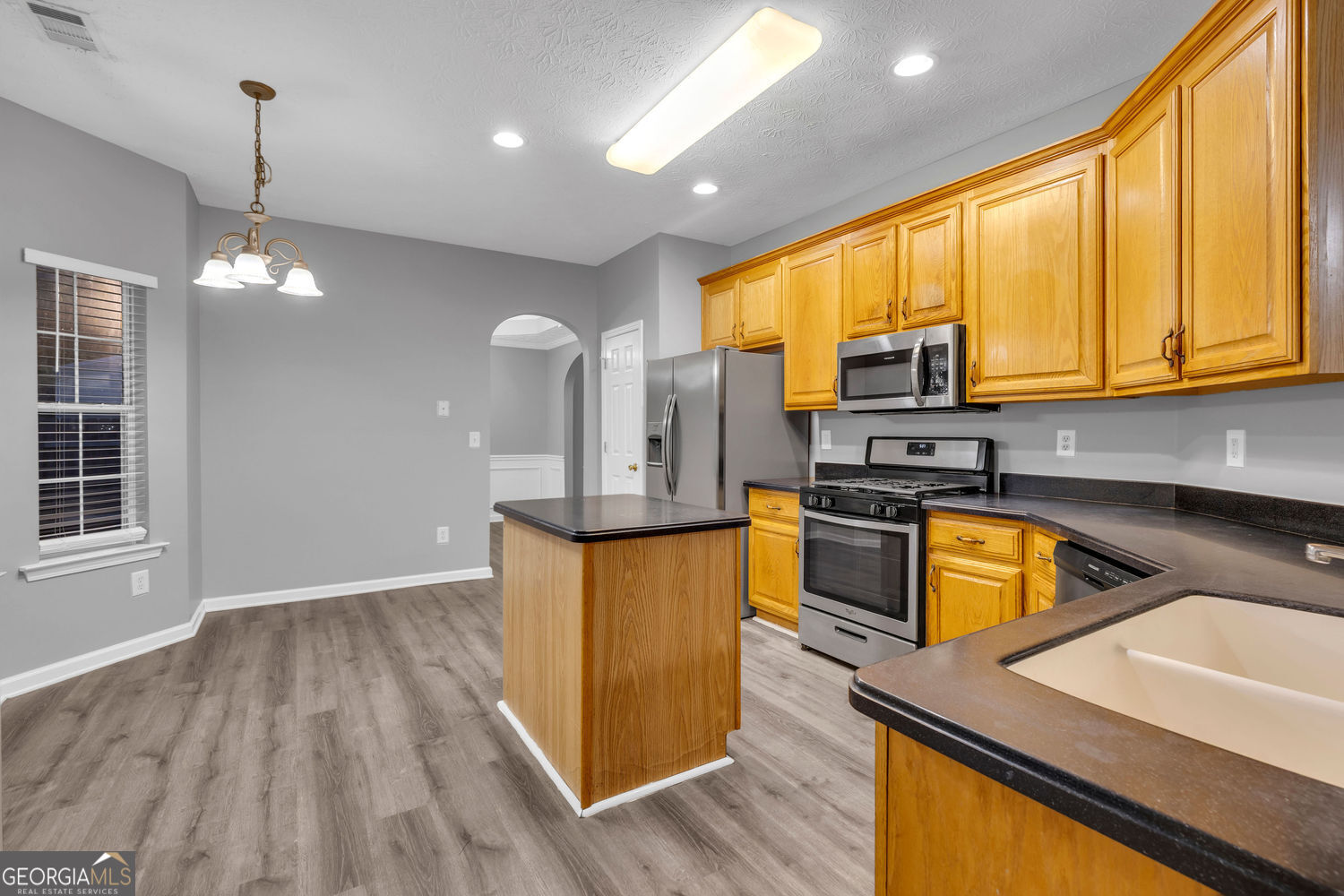 261 Sunderland Way Property Photo 11