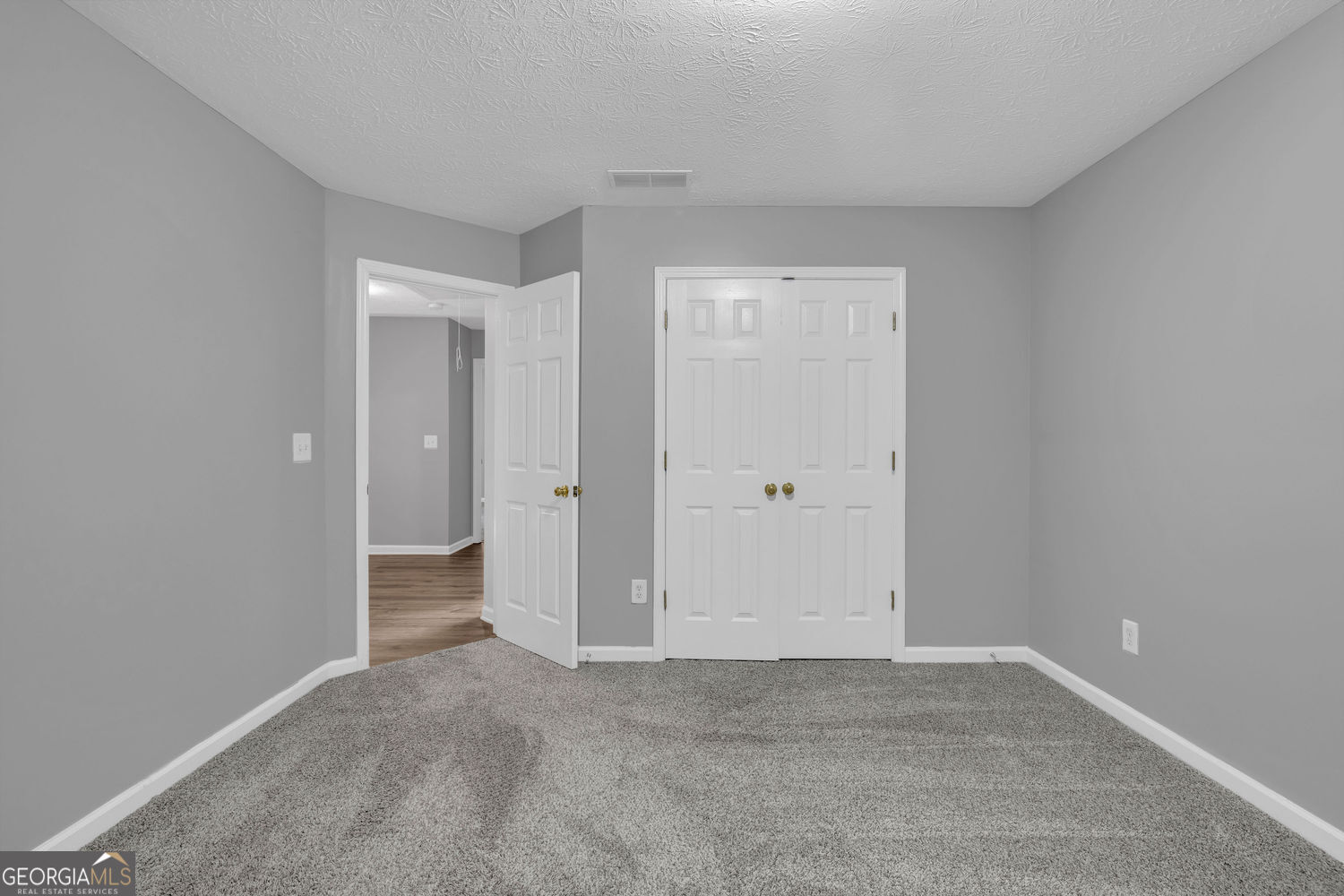 261 Sunderland Way Property Photo 22
