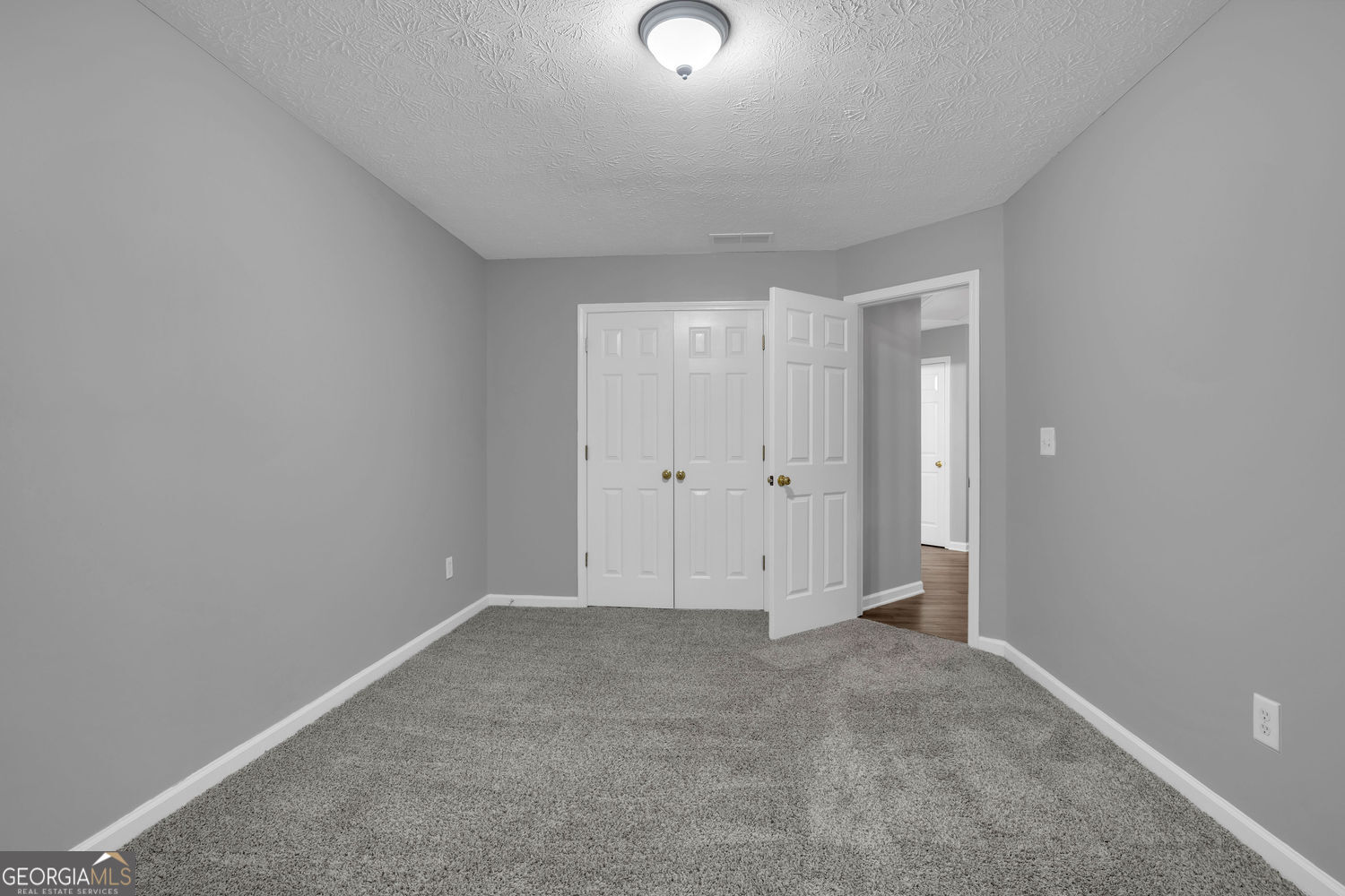 261 Sunderland Way Property Photo 25