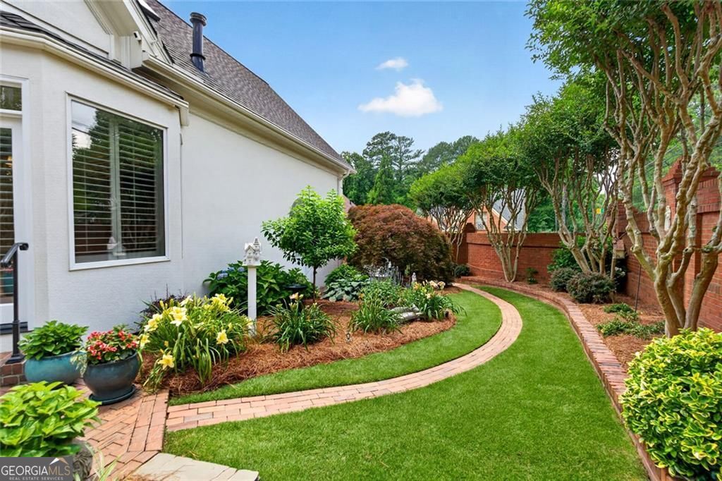 5327 Claridge Square Property Photo 66
