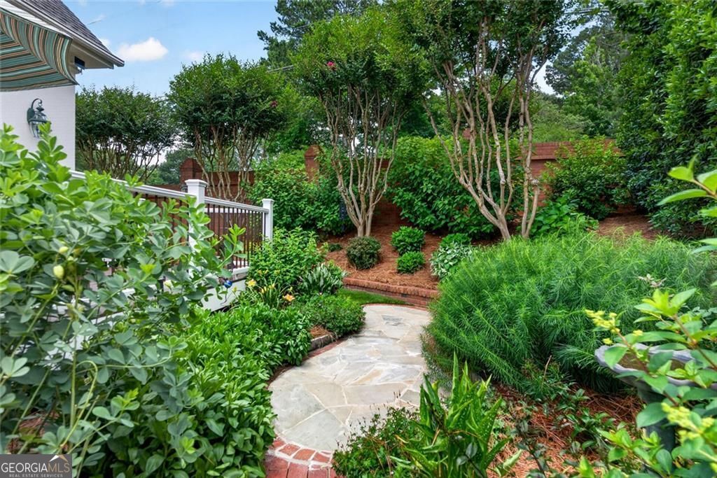 5327 Claridge Square Property Photo 74