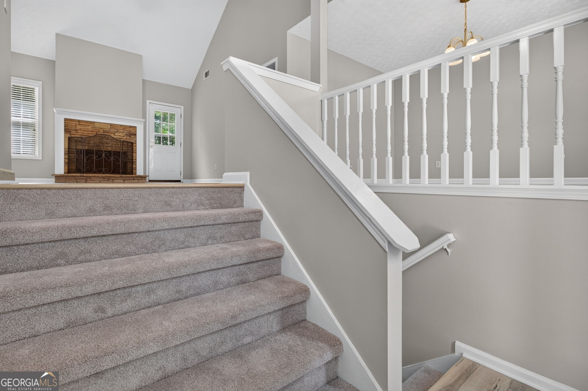 4025 Hemingway Drive Property Photo 4
