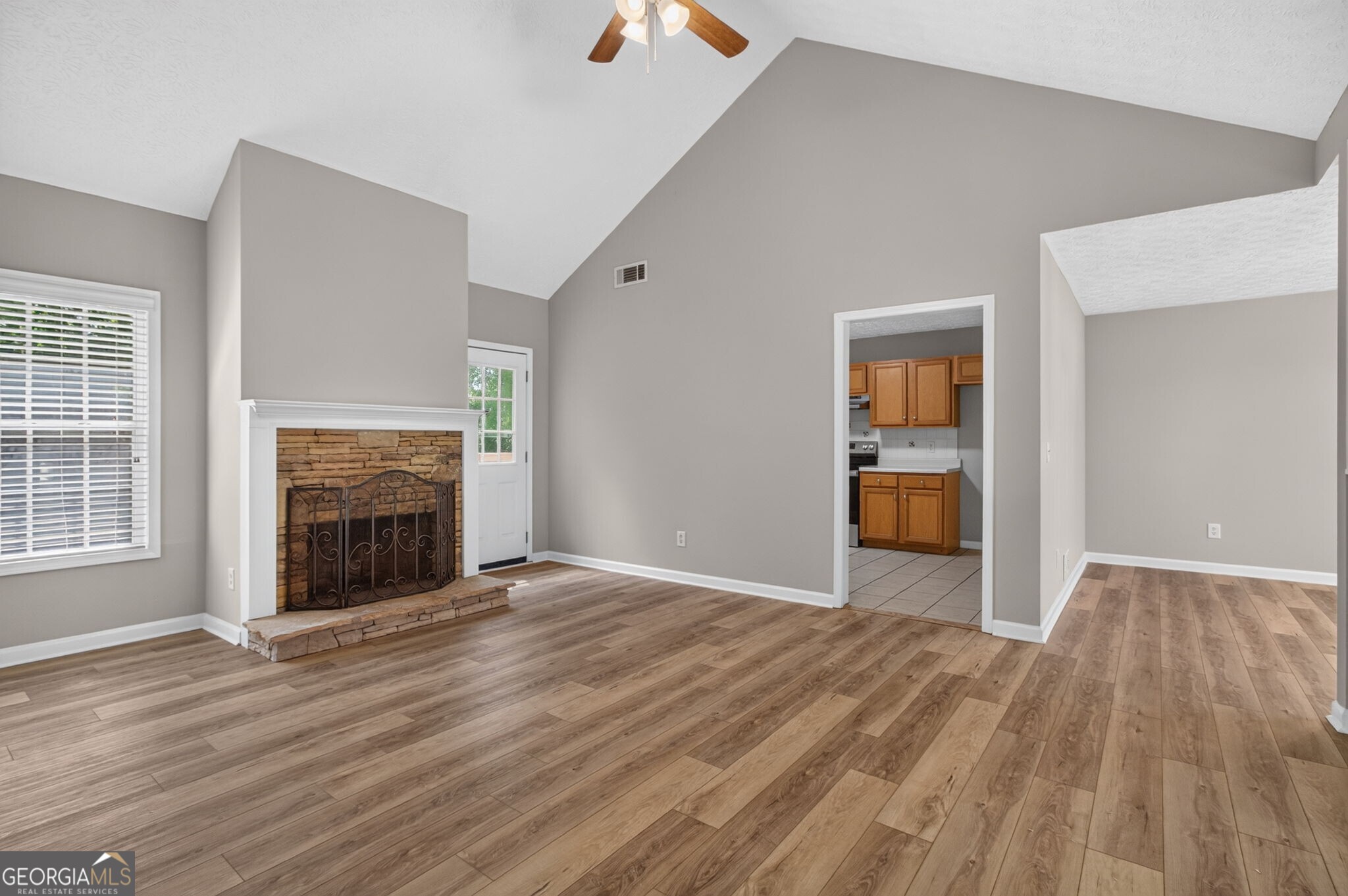 4025 Hemingway Drive Property Photo 5