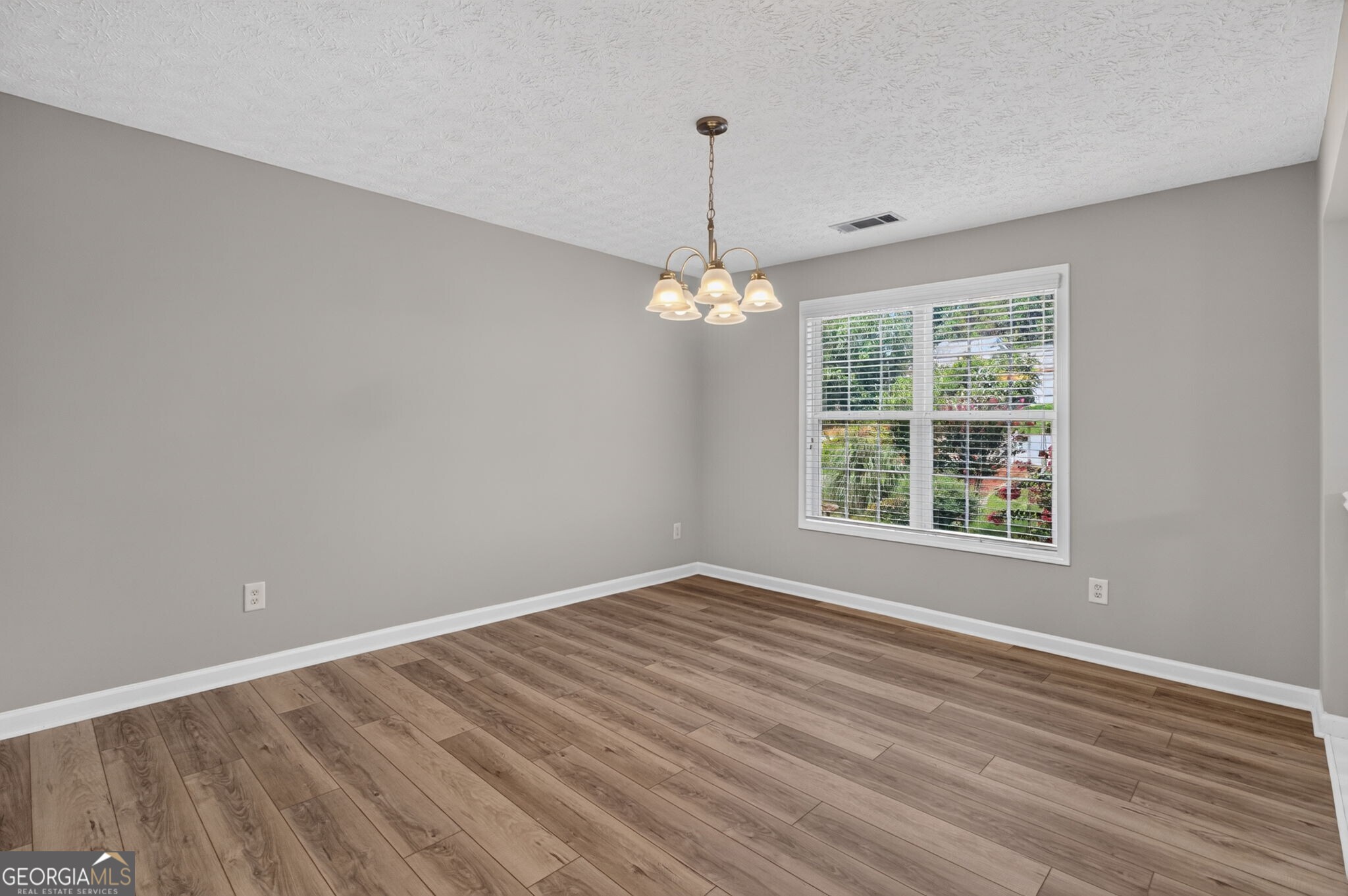 4025 Hemingway Drive Property Photo 10