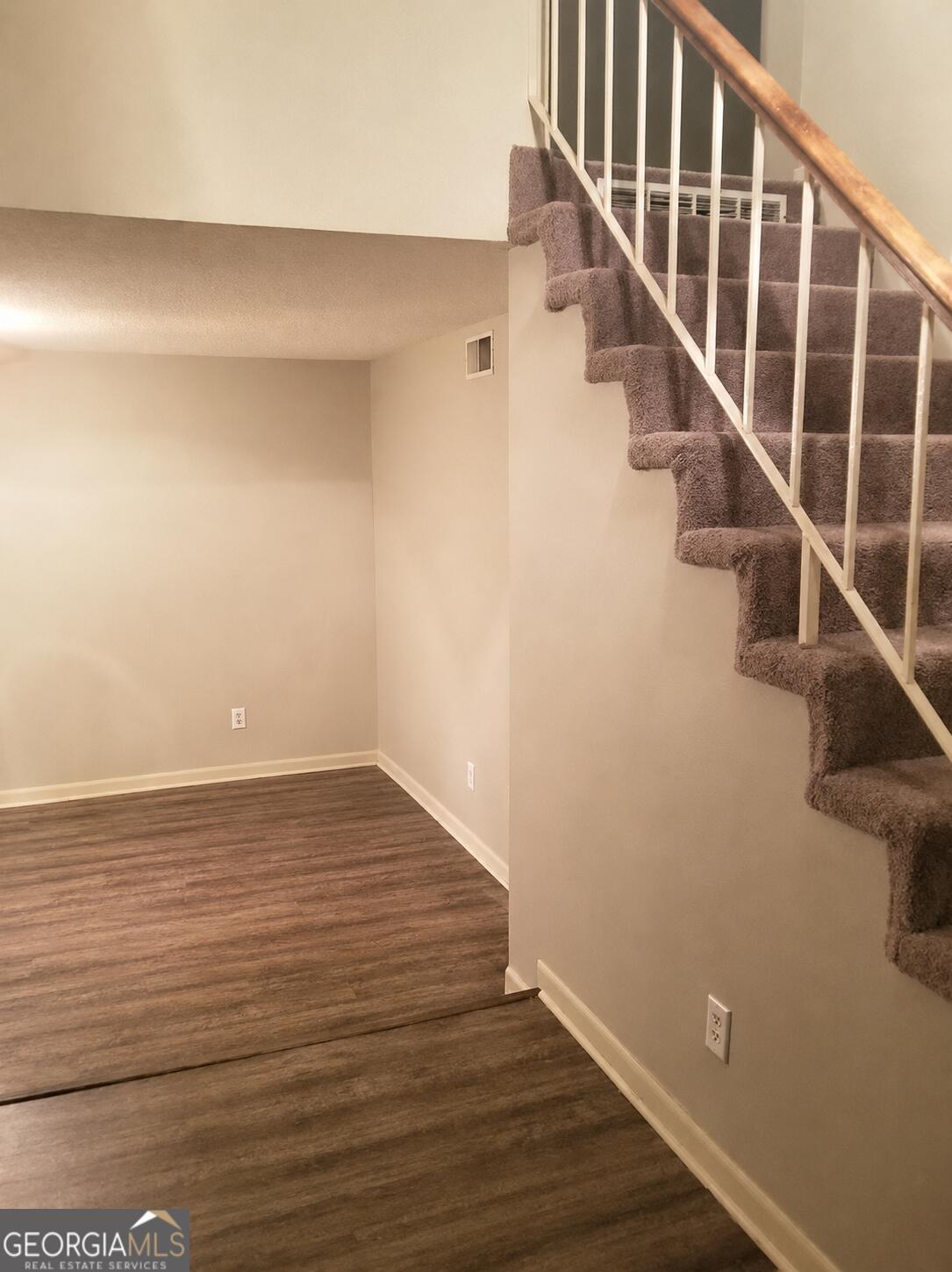 146 Stoneridge Drive # 146 Property Photo 13