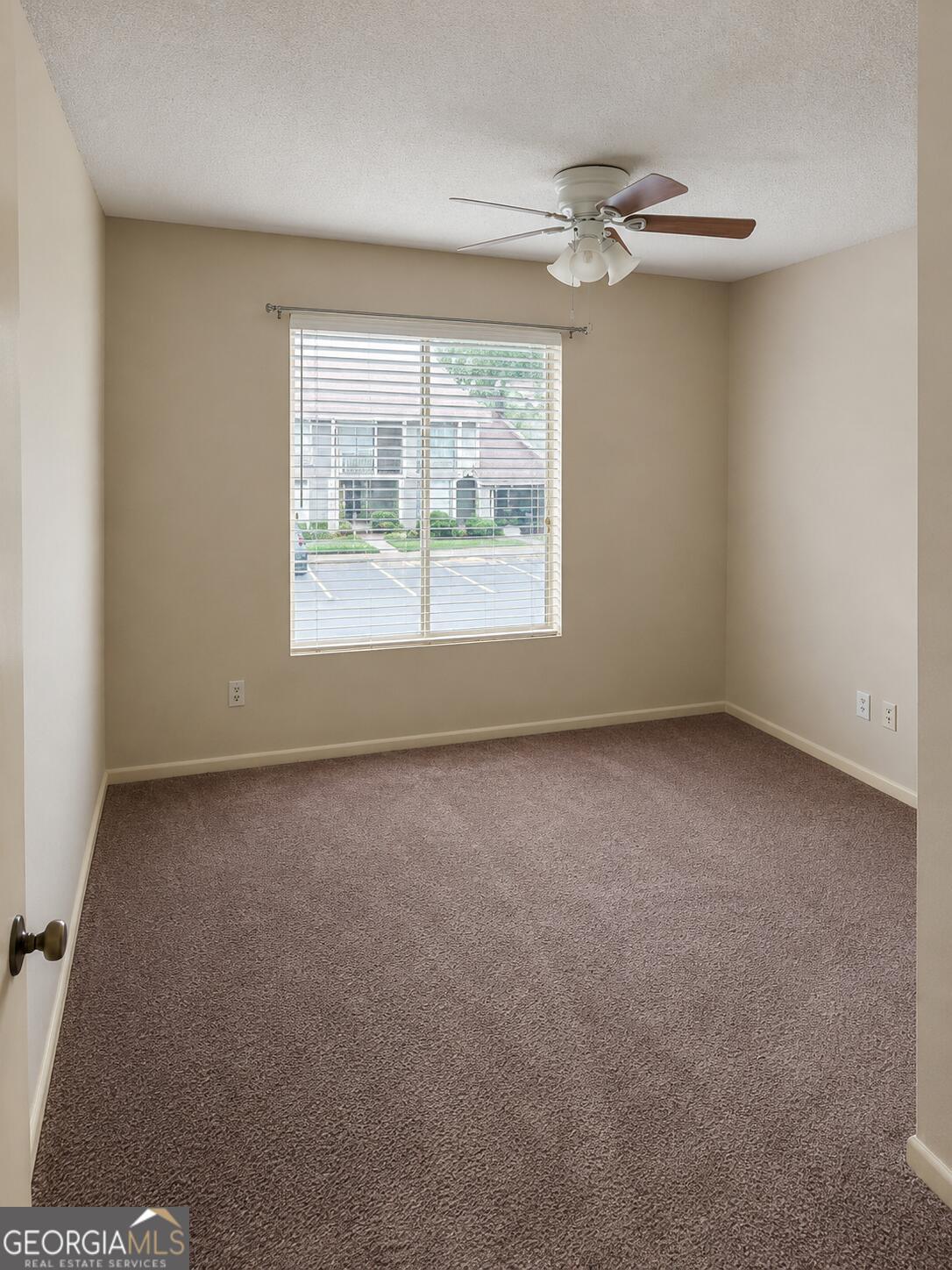 146 Stoneridge Drive # 146 Property Photo 14