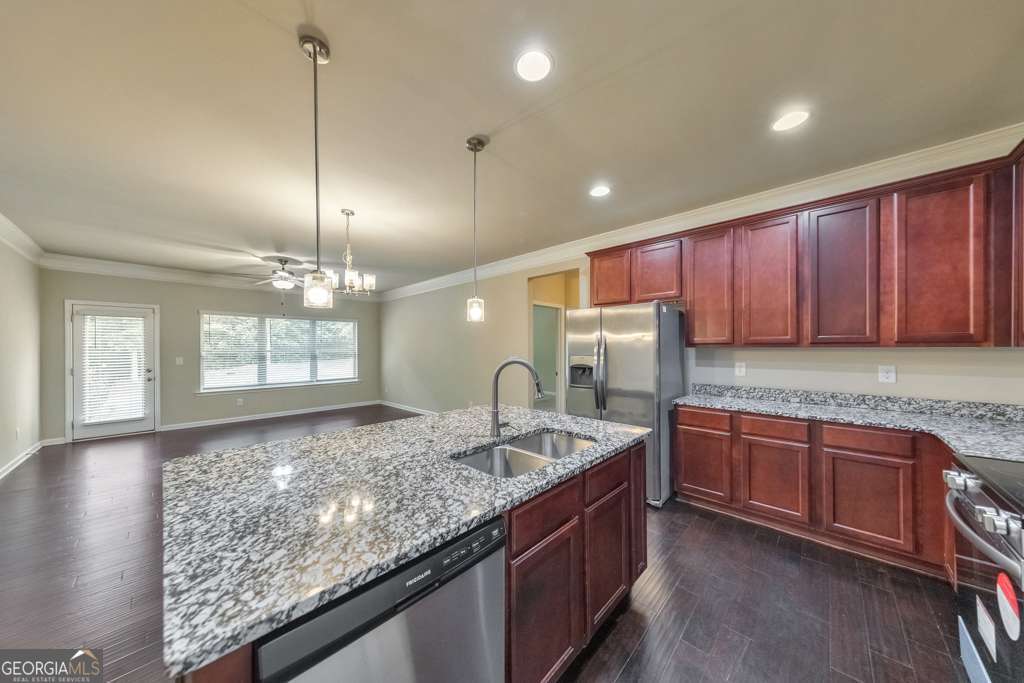 4514 Grenadine Circle Property Photo 6