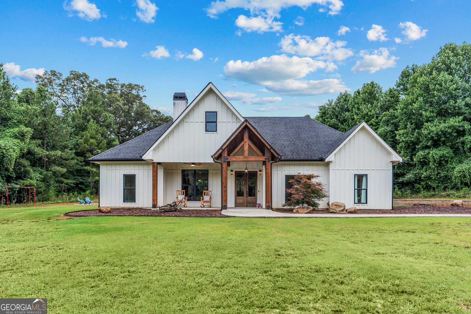 5304 S Apple Valley Road Property Photo 1