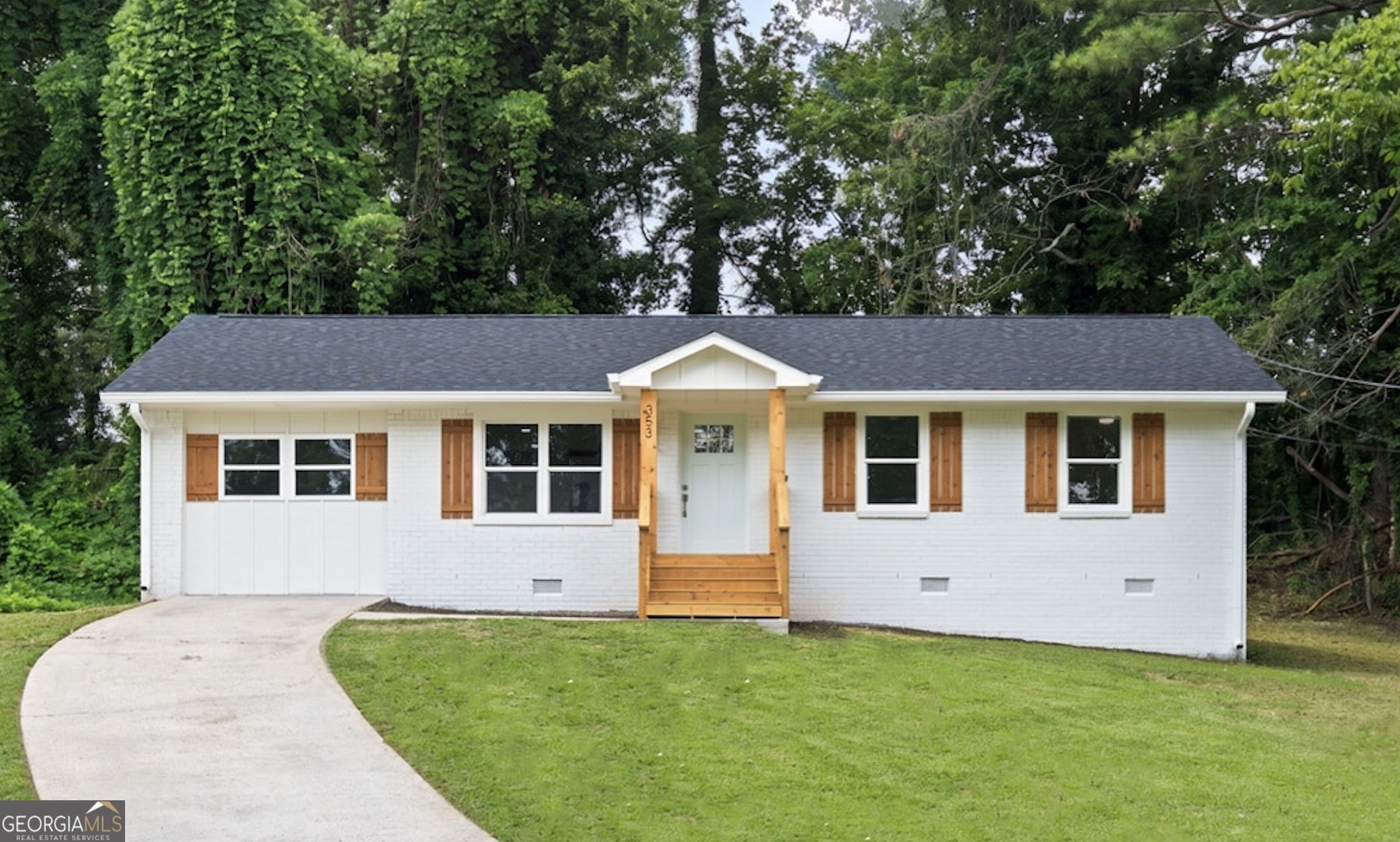353 Roxbury Drive Property Photo 1