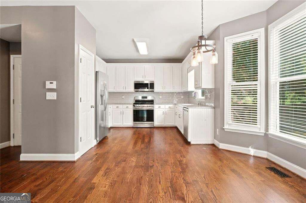 843 Bentwater Drive Property Photo 15