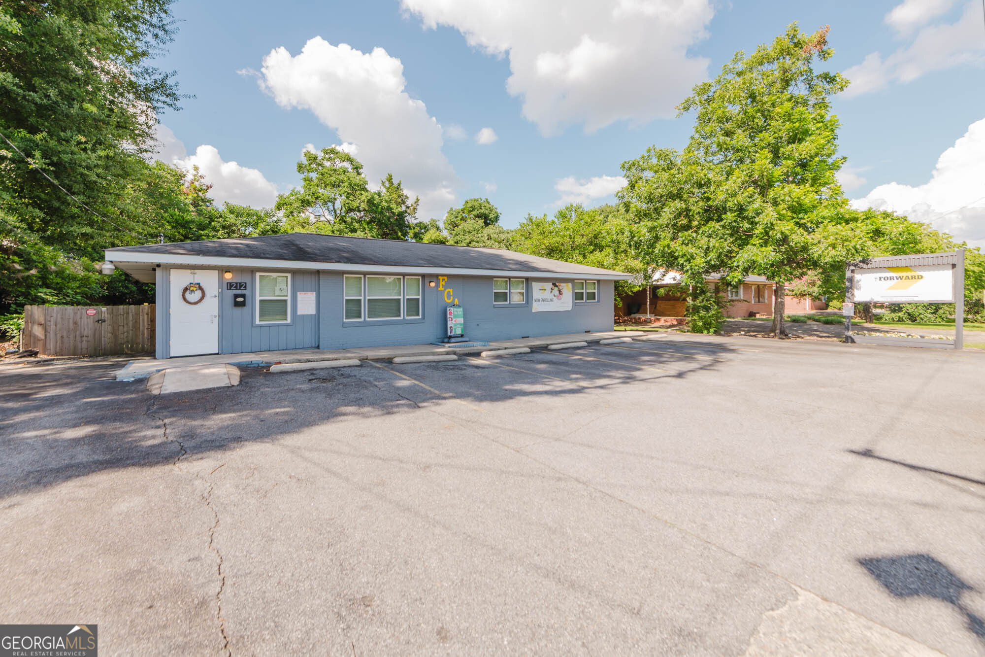 1212 Green Street Property Photo 2