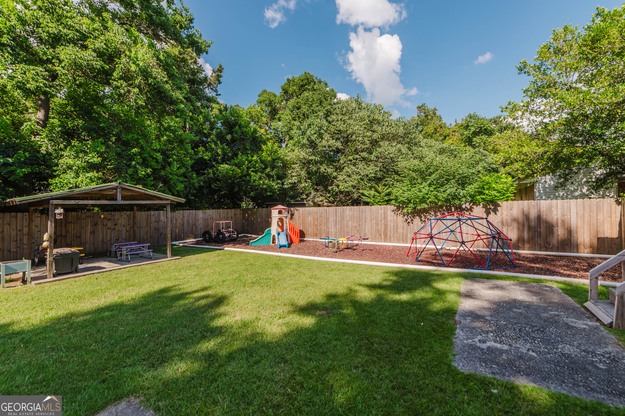1212 Green Street Property Photo 27