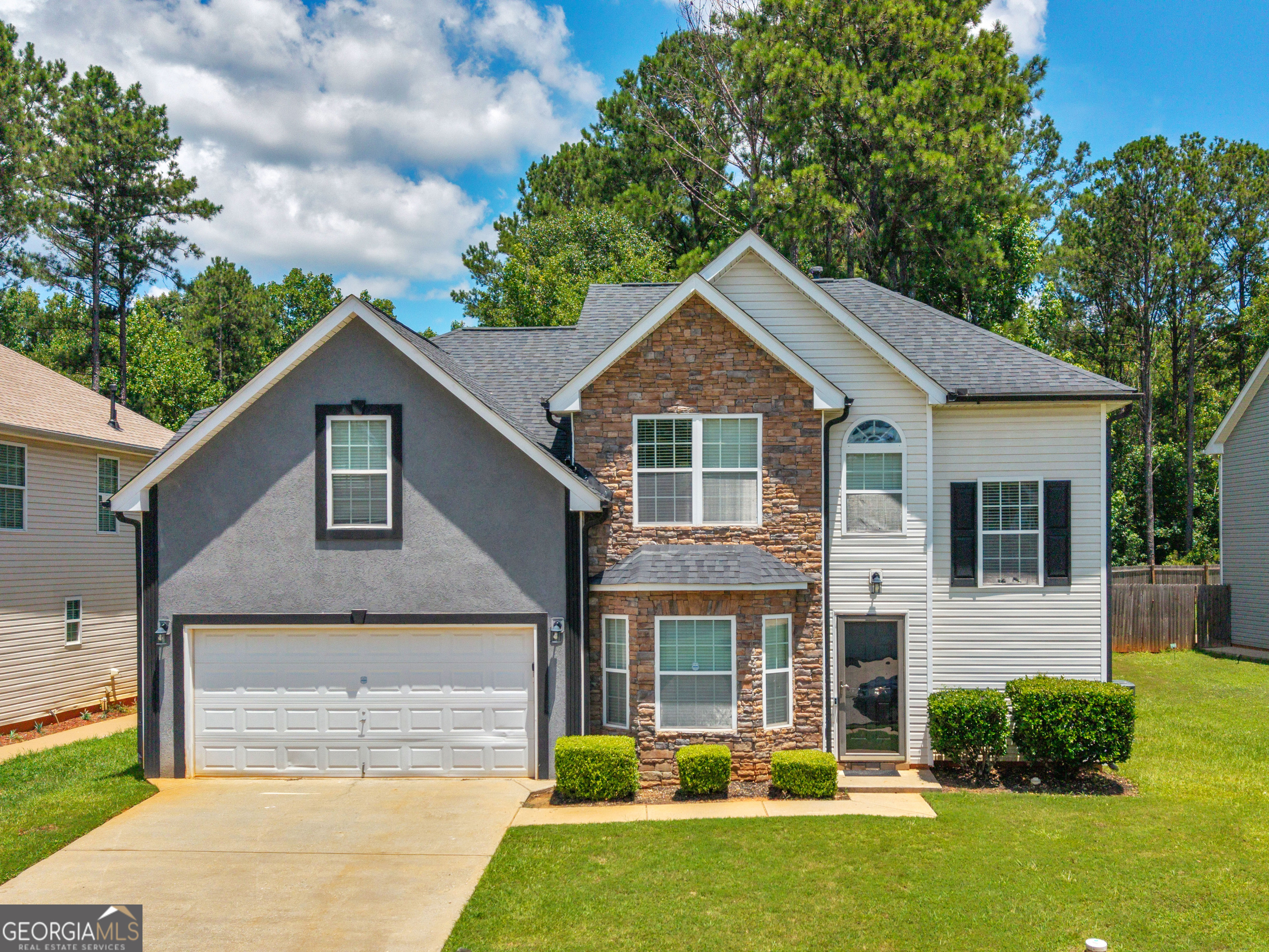 1132 Oak Hollow Lane