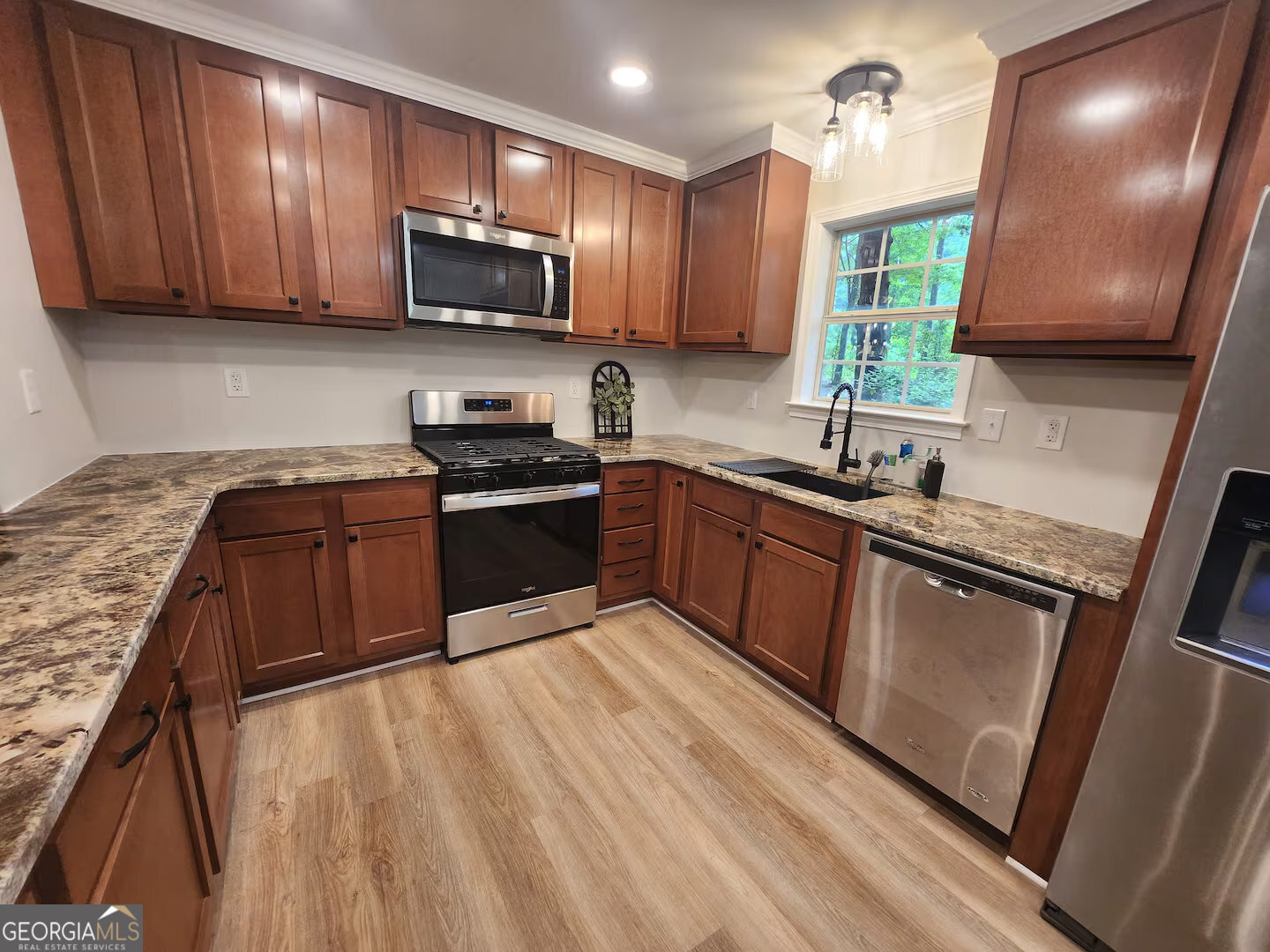 6765 Virlyn B Smith Road Property Photo 4