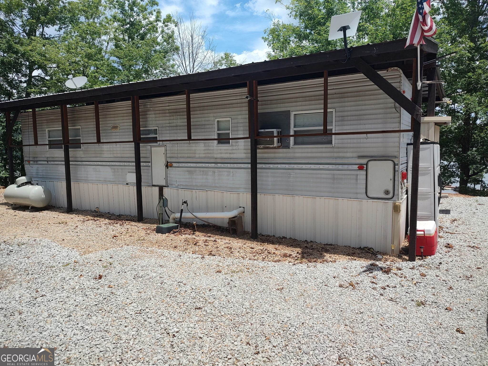 372 Pope Lane Property Photo 1