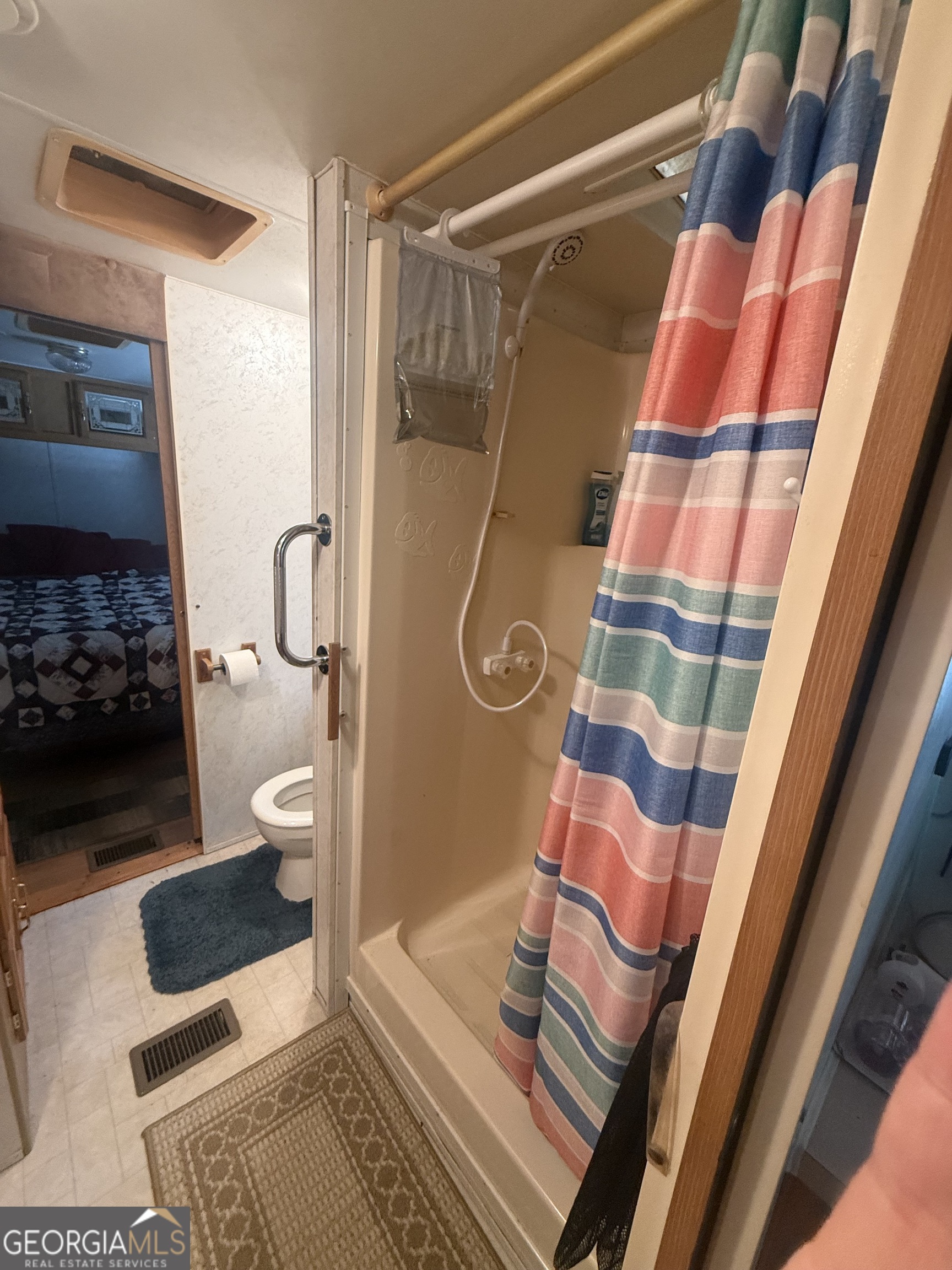 372 Pope Lane Property Photo 6