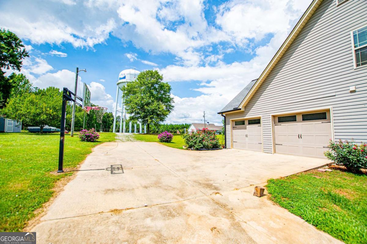 225 Hilltop Road Property Photo 8