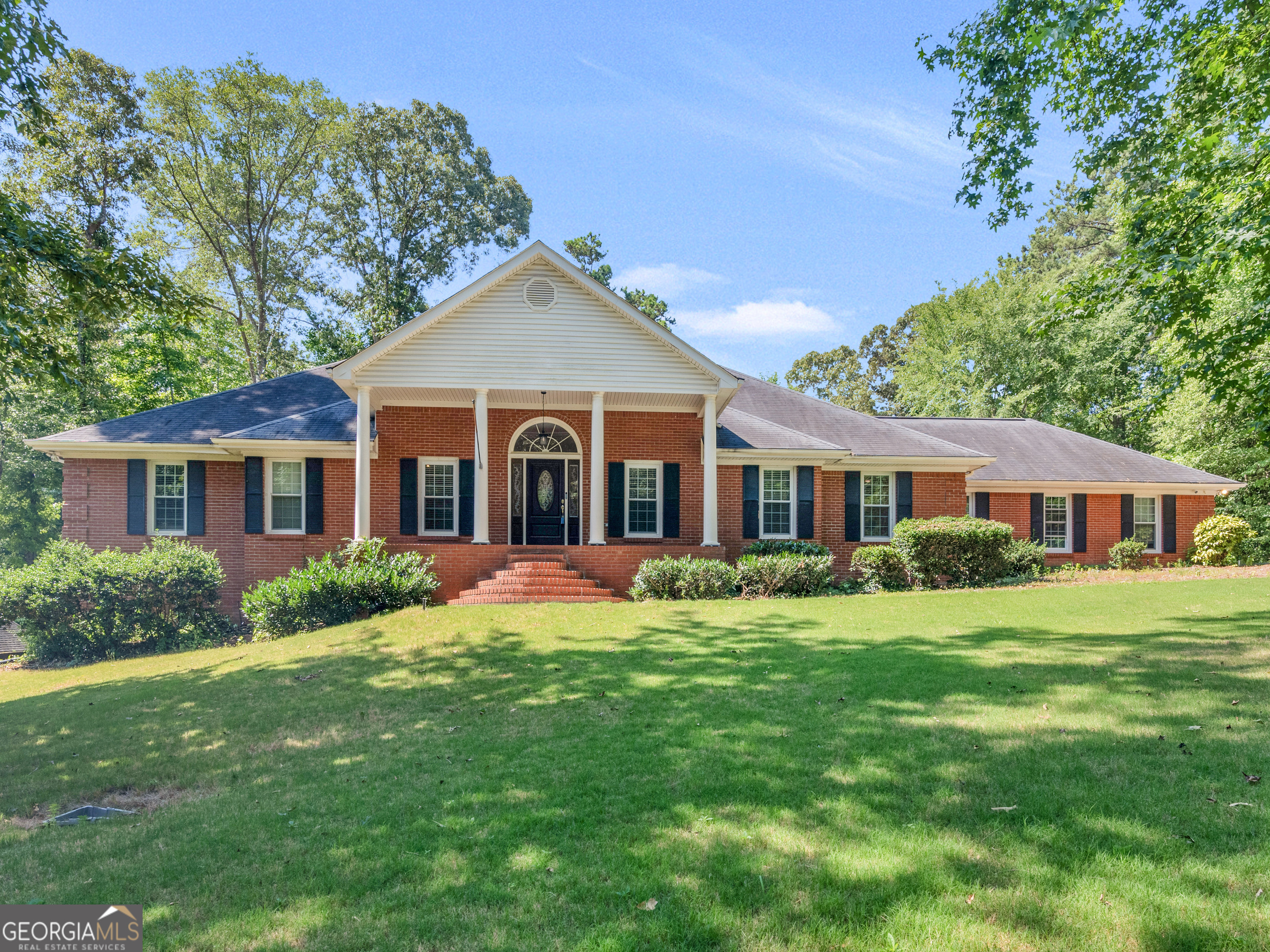 2585 Wildwood Court Property Photo 1