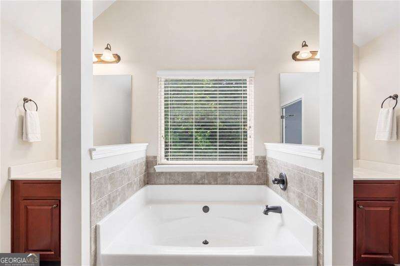 4815 Roosevelt Circle Property Photo 11