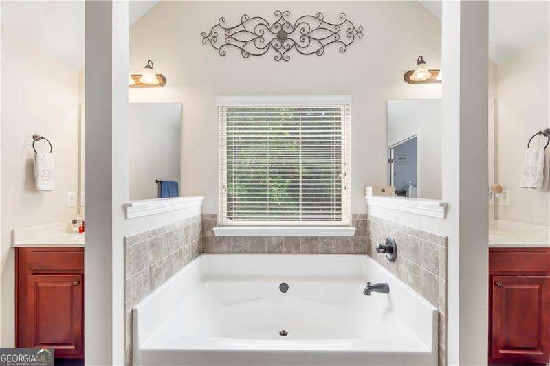4815 Roosevelt Circle Property Photo 13