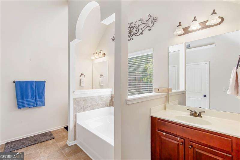 4815 Roosevelt Circle Property Photo 14