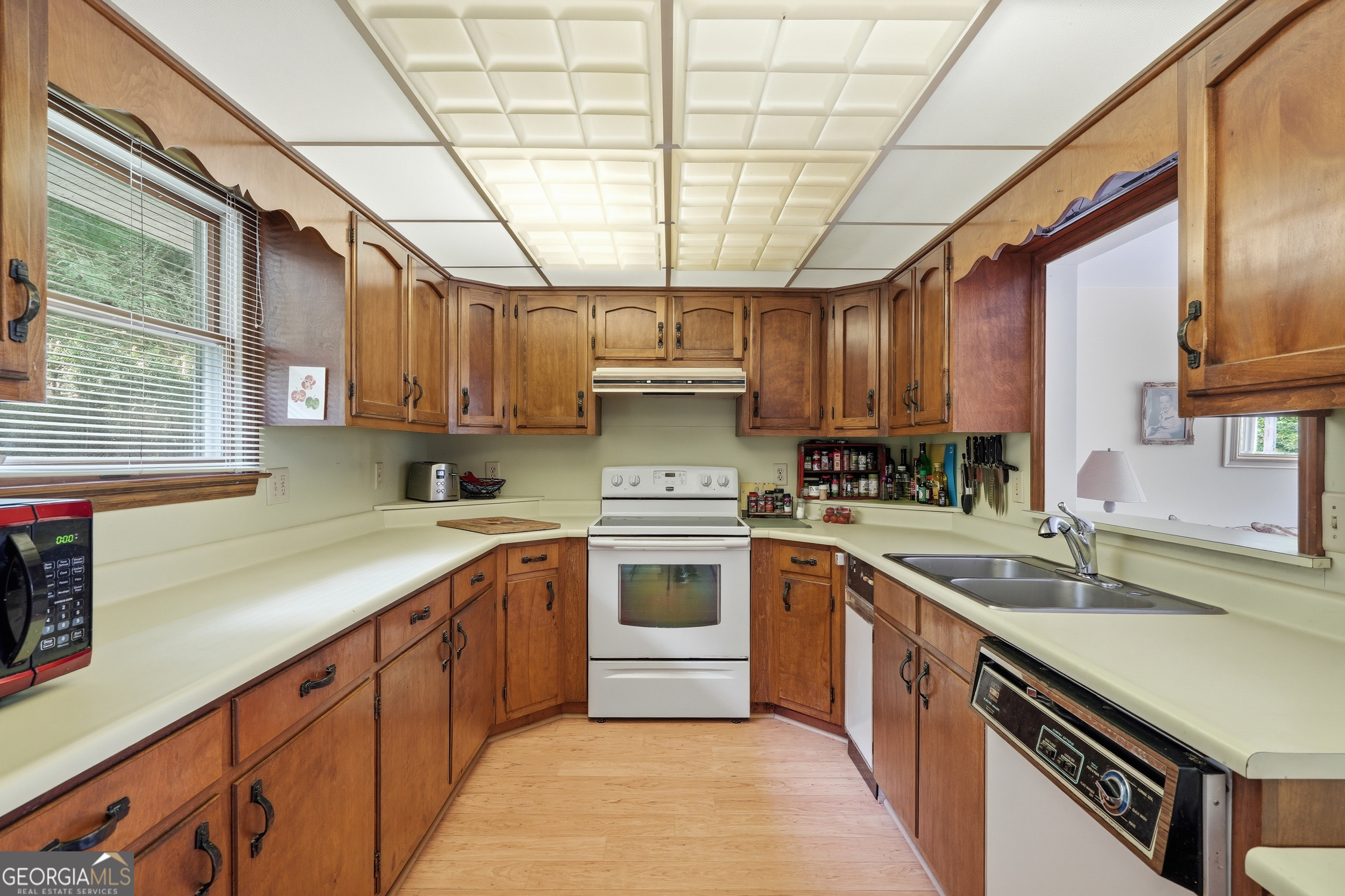 2325 Ridgecrest Circle Property Photo 8