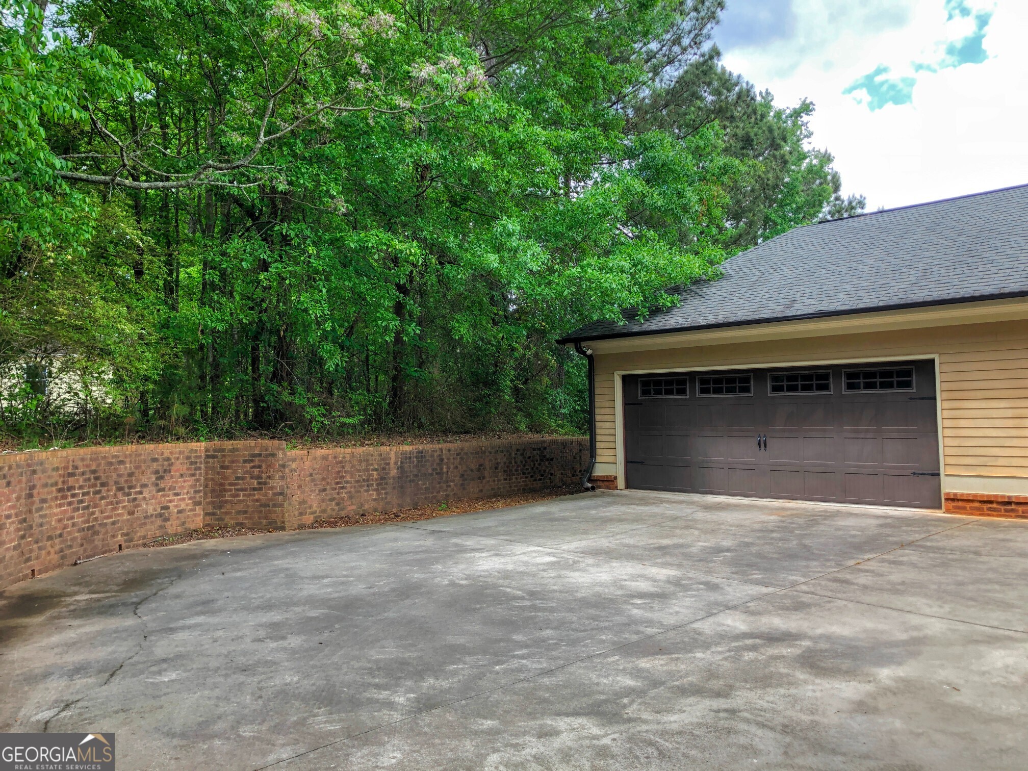 1121 Livingston Trail Property Photo 4