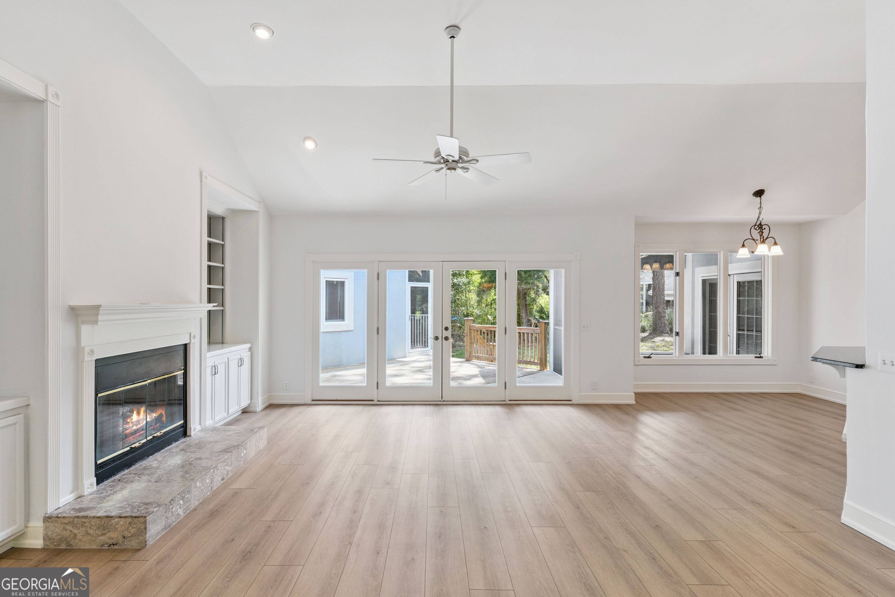 400 Vassar Point Drive Property Photo 14
