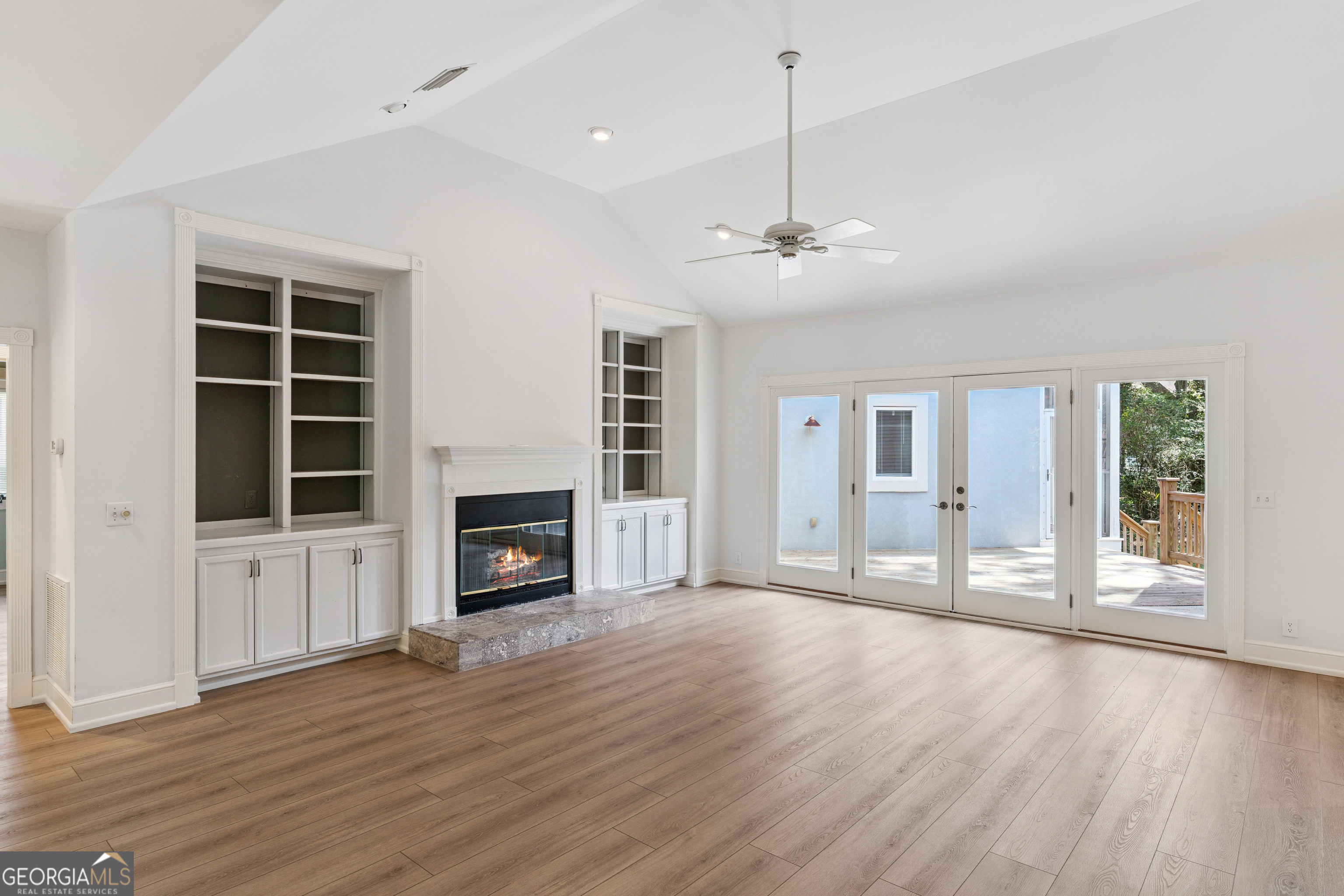 400 Vassar Point Drive Property Photo 15