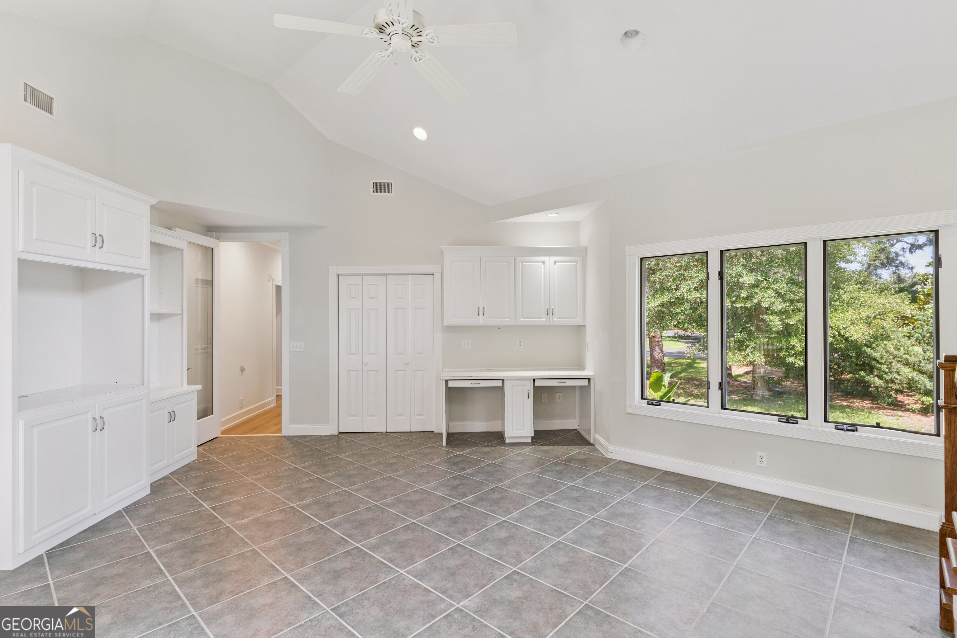 400 Vassar Point Drive Property Photo 31