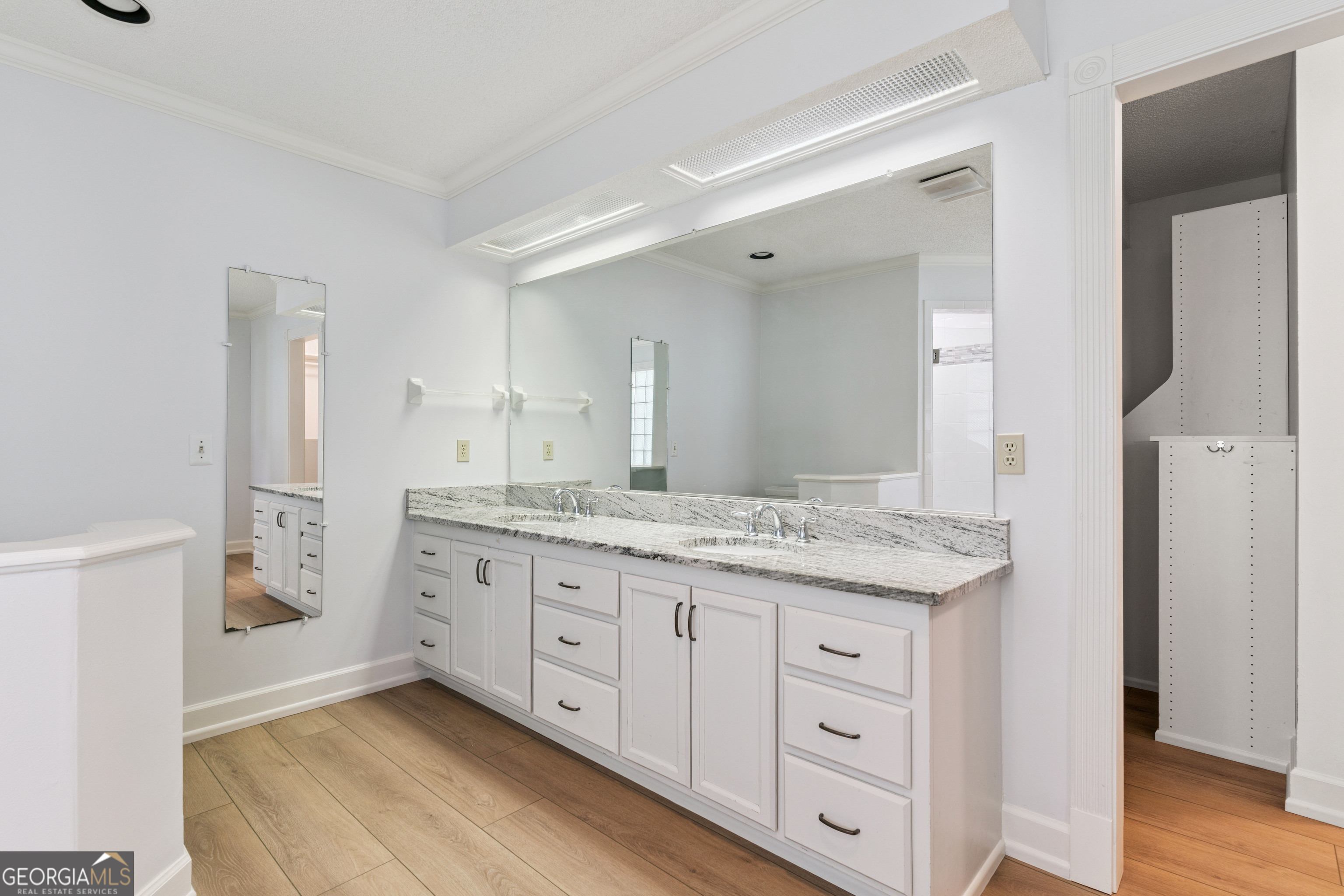 400 Vassar Point Drive Property Photo 43