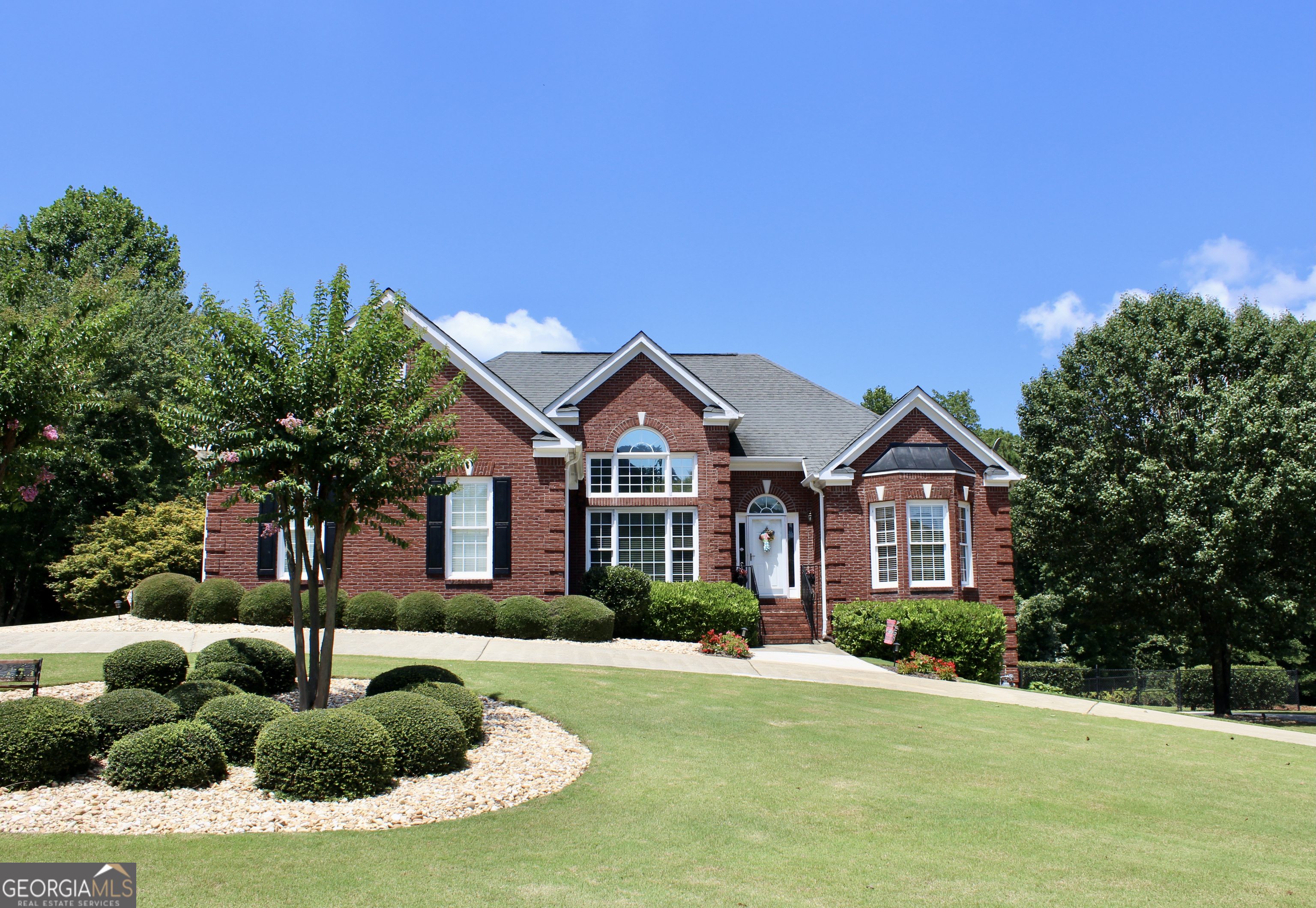 628 Wellington Drive Property Photo 1