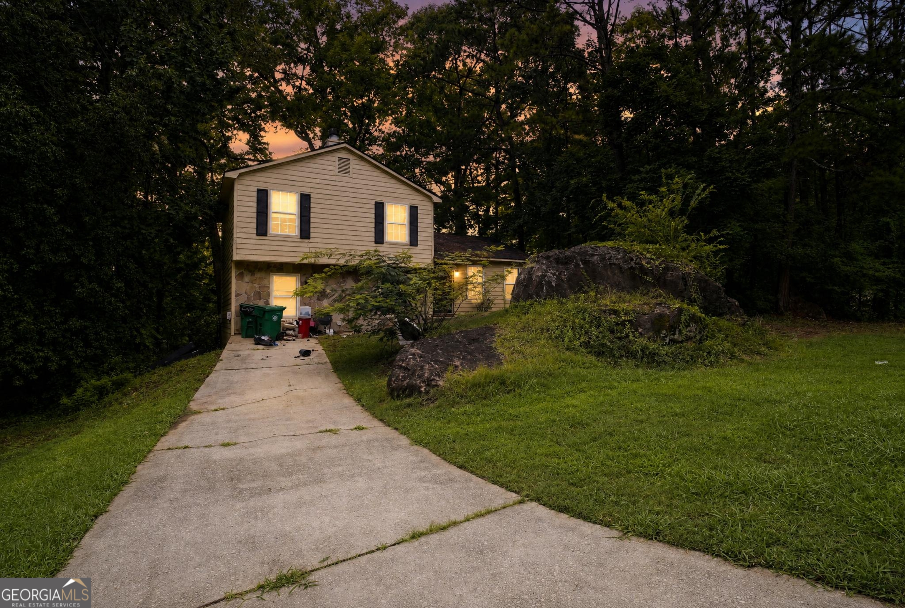 3040 Orbit Circle Property Photo 2