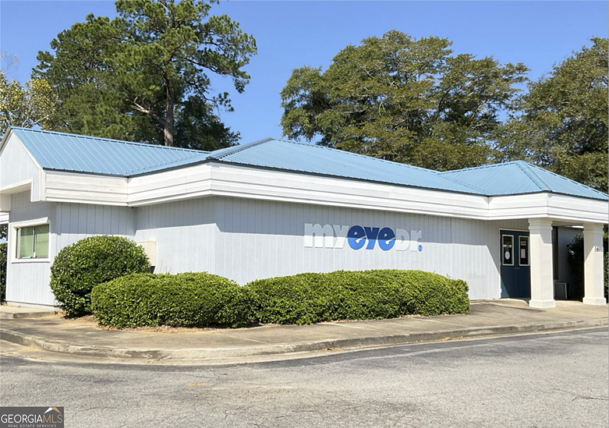 1601 Macon Road Property Photo 1