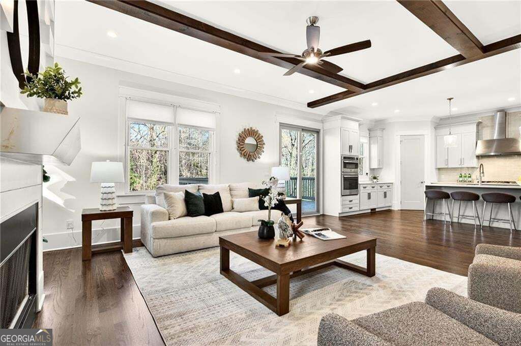 5989 Kenn Manor Way Property Photo 1
