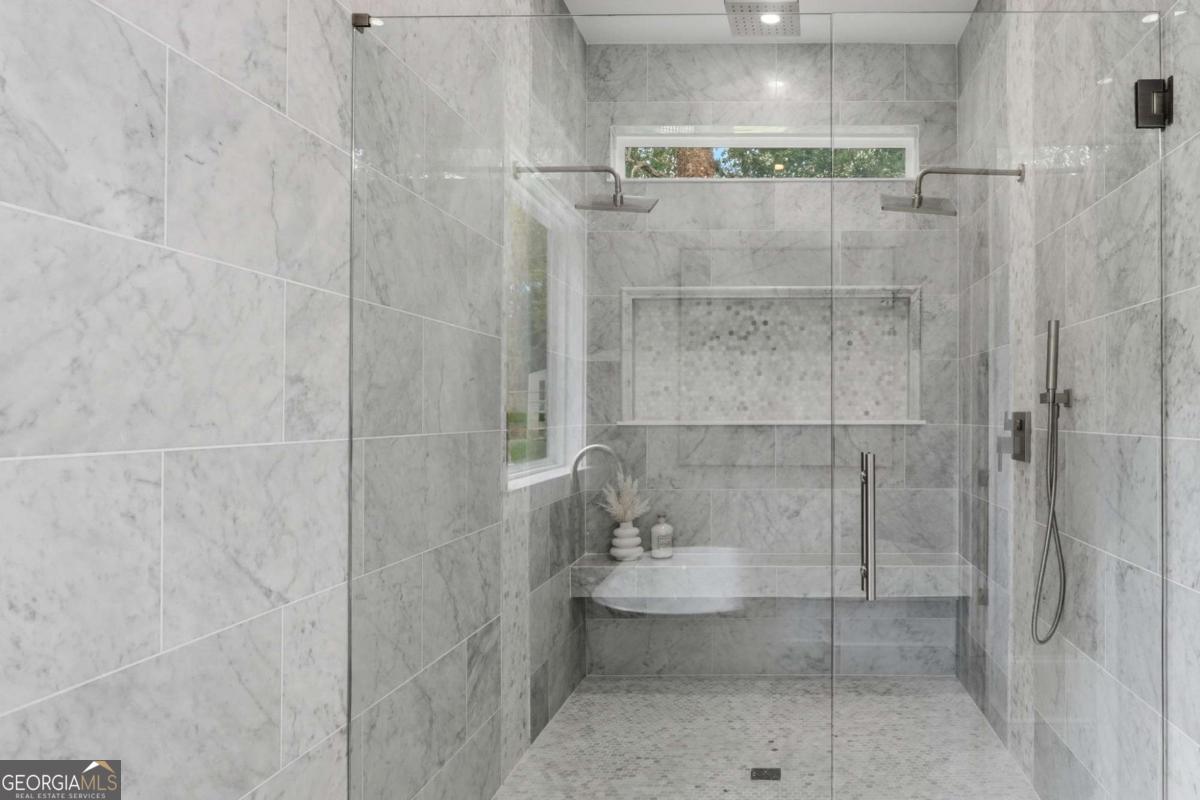 1361 Warren Avenue Property Photo 30