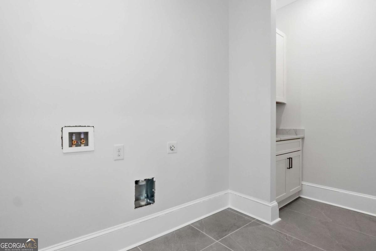1361 Warren Avenue Property Photo 46