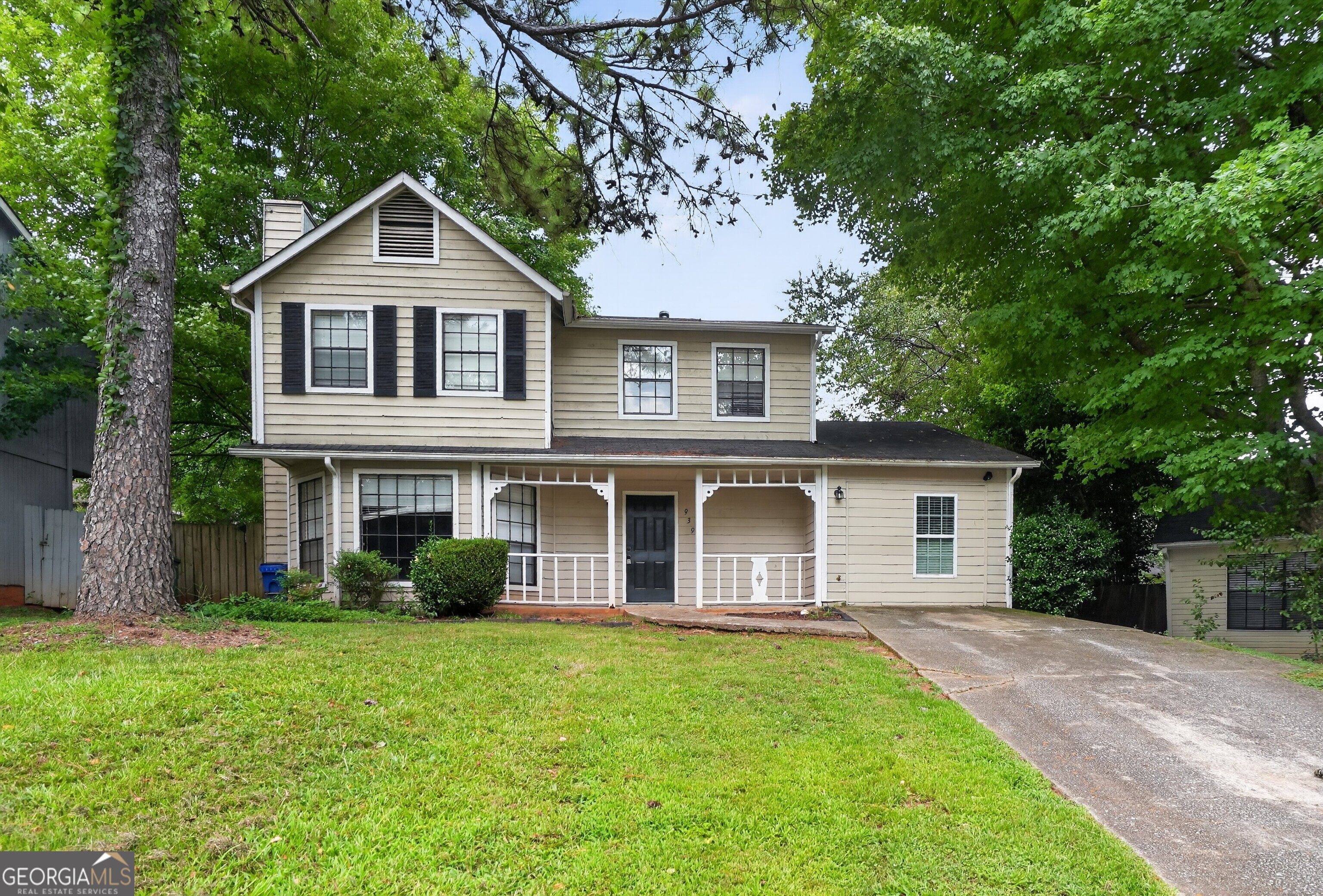 939 Lake Drive Court Property Photo 1