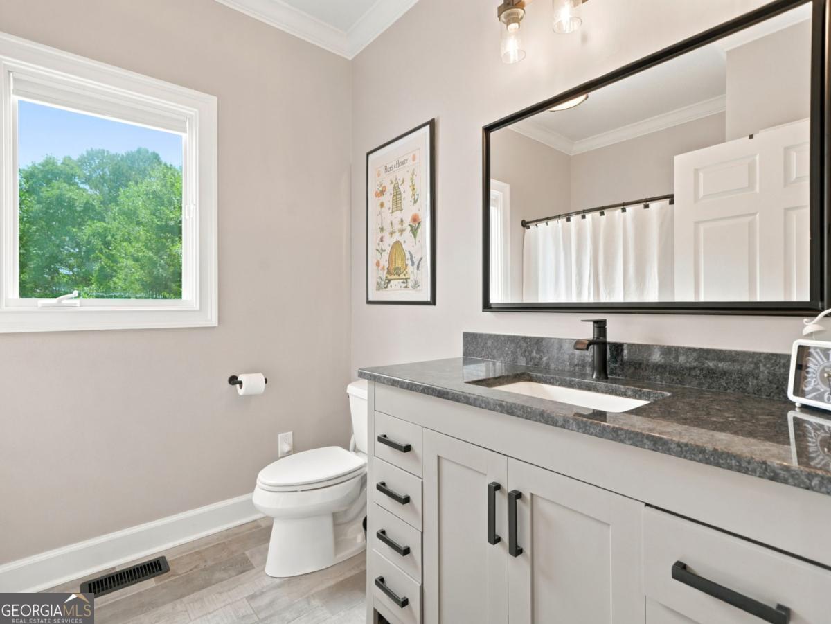 408 Sumner Lane Property Photo 36