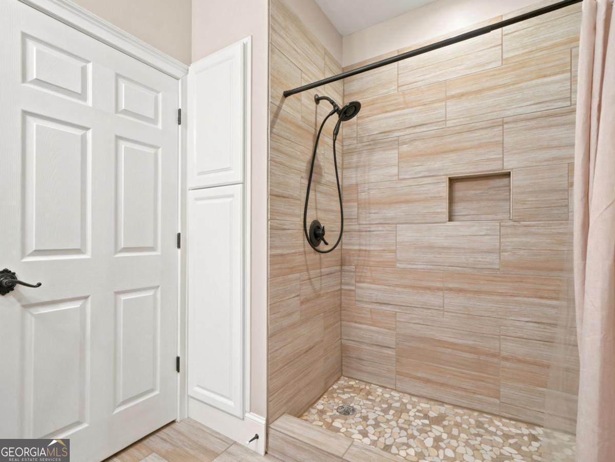 408 Sumner Lane Property Photo 37