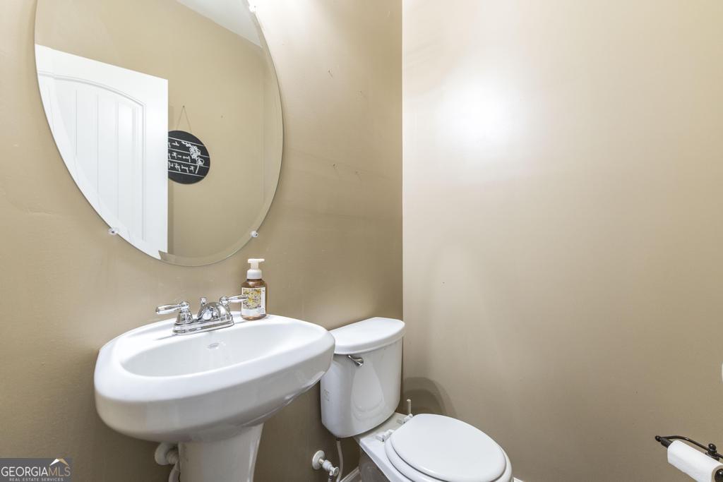 204 Amelia Drive Property Photo 3