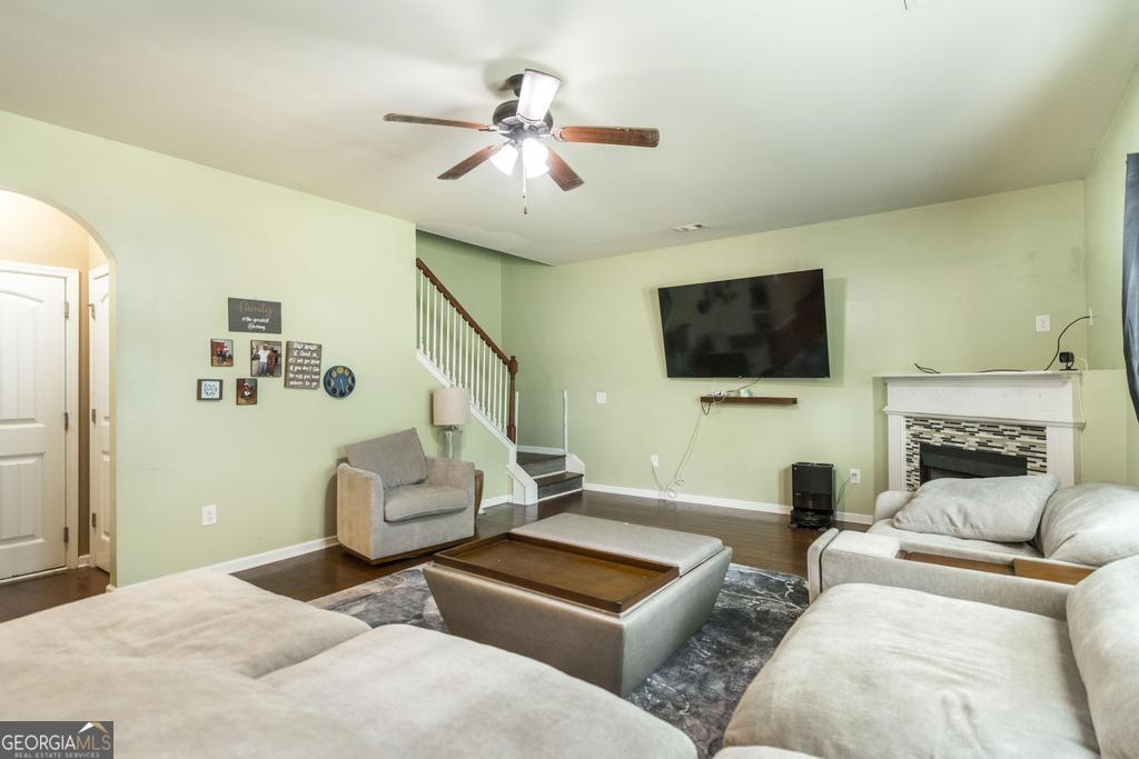 204 Amelia Drive Property Photo 6