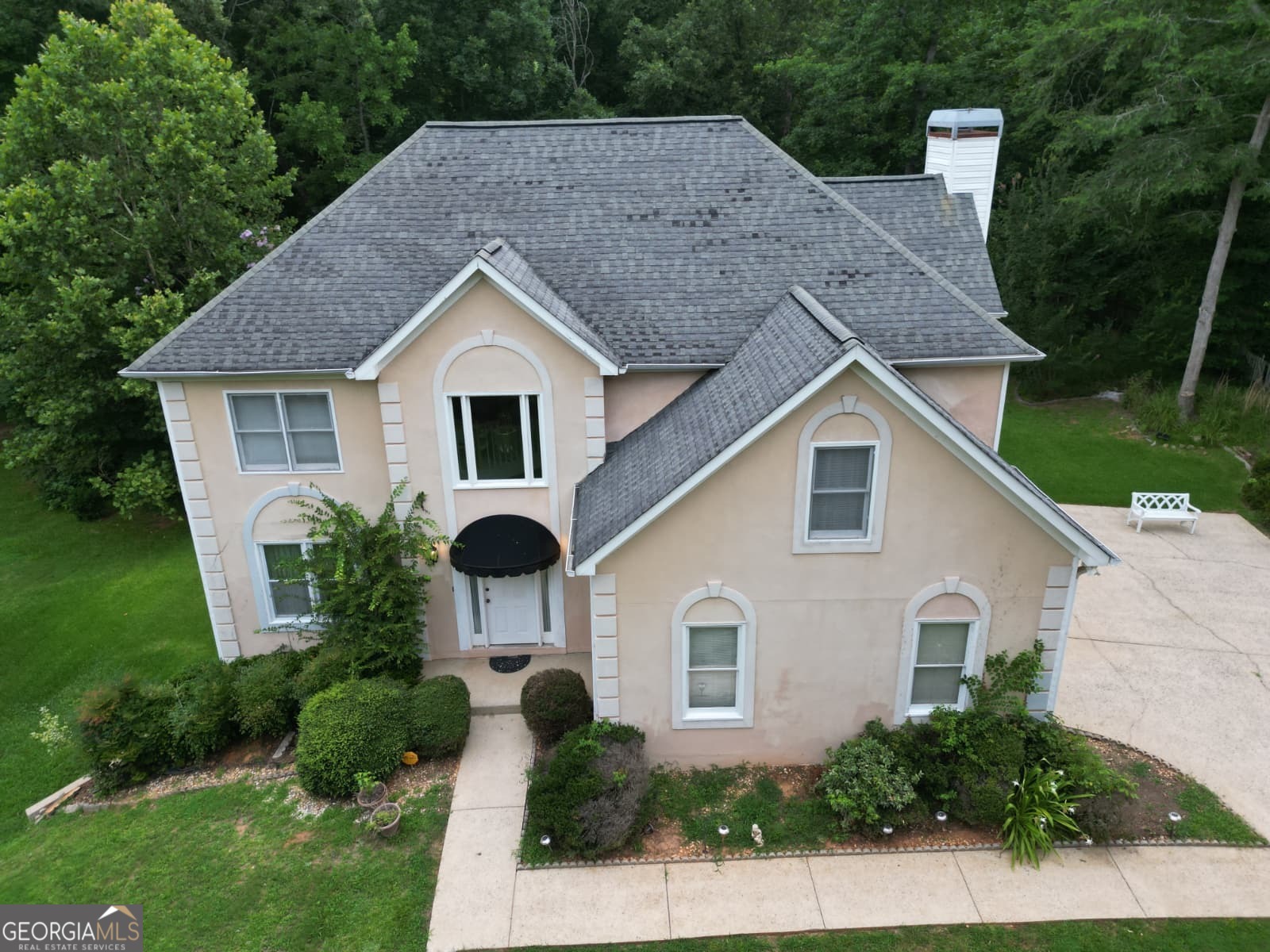285 Mosby Woods Drive Property Photo 3