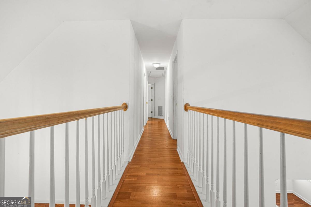 909 Michael Lee Way Property Photo 14