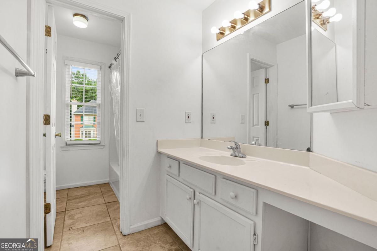 909 Michael Lee Way Property Photo 22